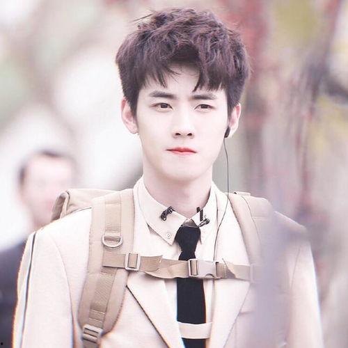 圈内八卦爆料任豪,揭秘娱乐圈新晋小生背后的神秘故事  第1张